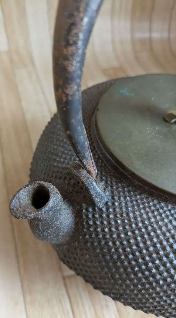 鋳鉄製　鉄瓶　龍文堂造　送料無料