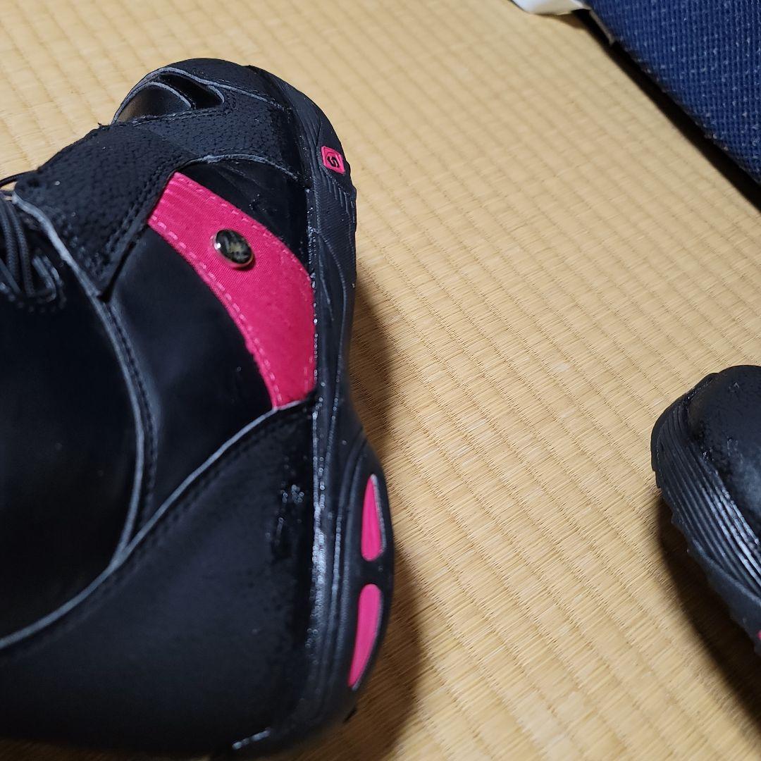 SALOMON スノーボードブーツ ブラック/ピンク23センチ