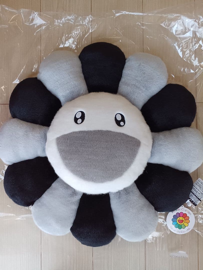 正規品　村上隆　カイカイキキ　フラワークッション　60 未使用品