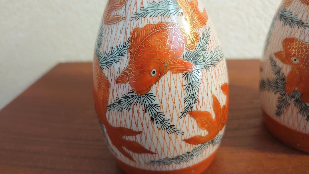 九谷焼 九谷　明治九谷　金魚の図　打出製　赤絵　網目　アンティーク九谷焼　2客