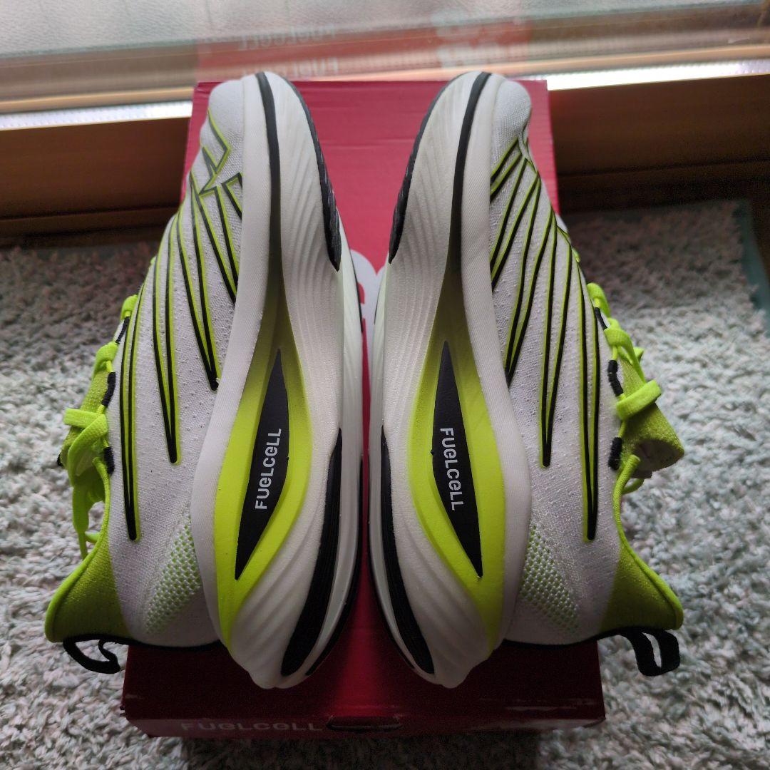 ニューバランス フューエルセル sc エリート V3 24.0cm