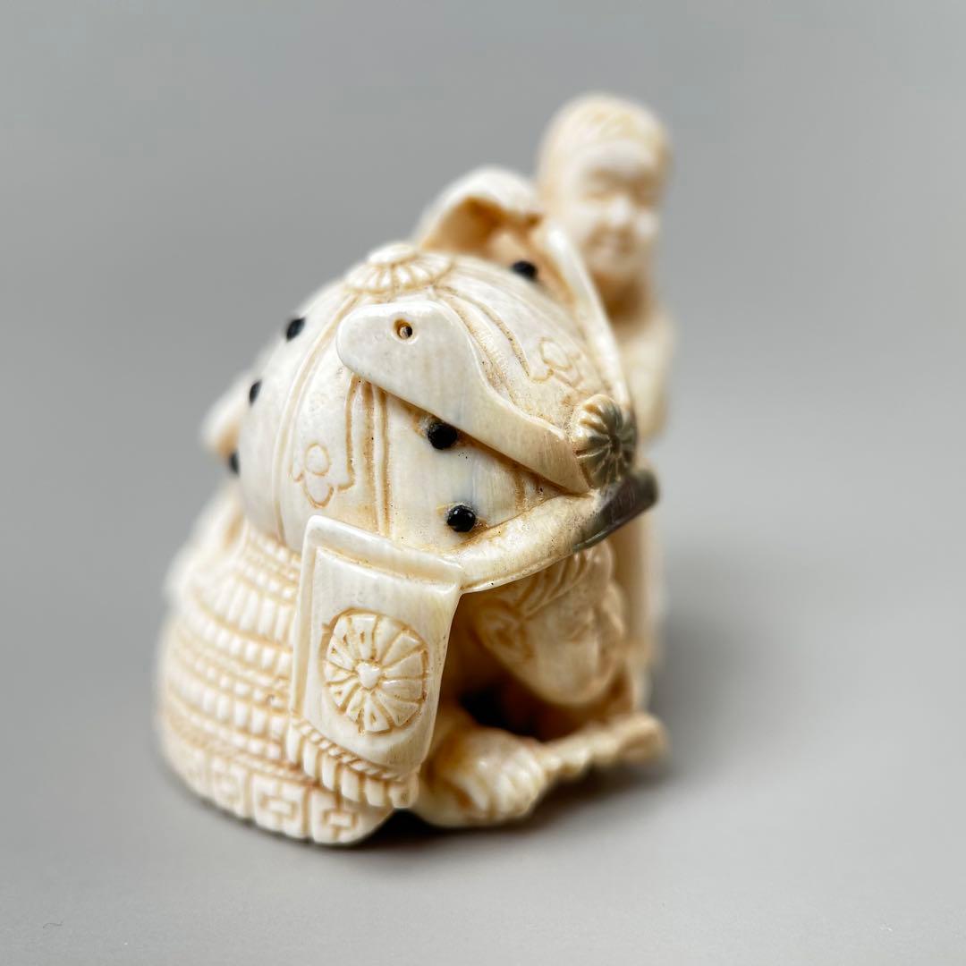 極上　根付　天然素材アンティーク骨董　飾り物古美術置物細密細工