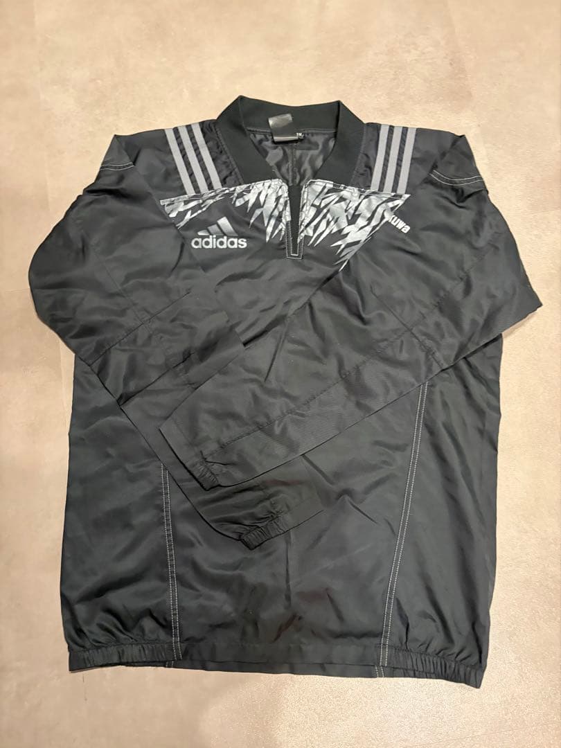 アディダス　ラグビーウインドブレーカー