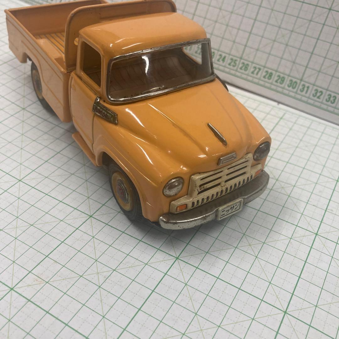 1950年代旧バンダイ赤箱シリーズ、日産ジュニアトラックのブリキスケールミニカー