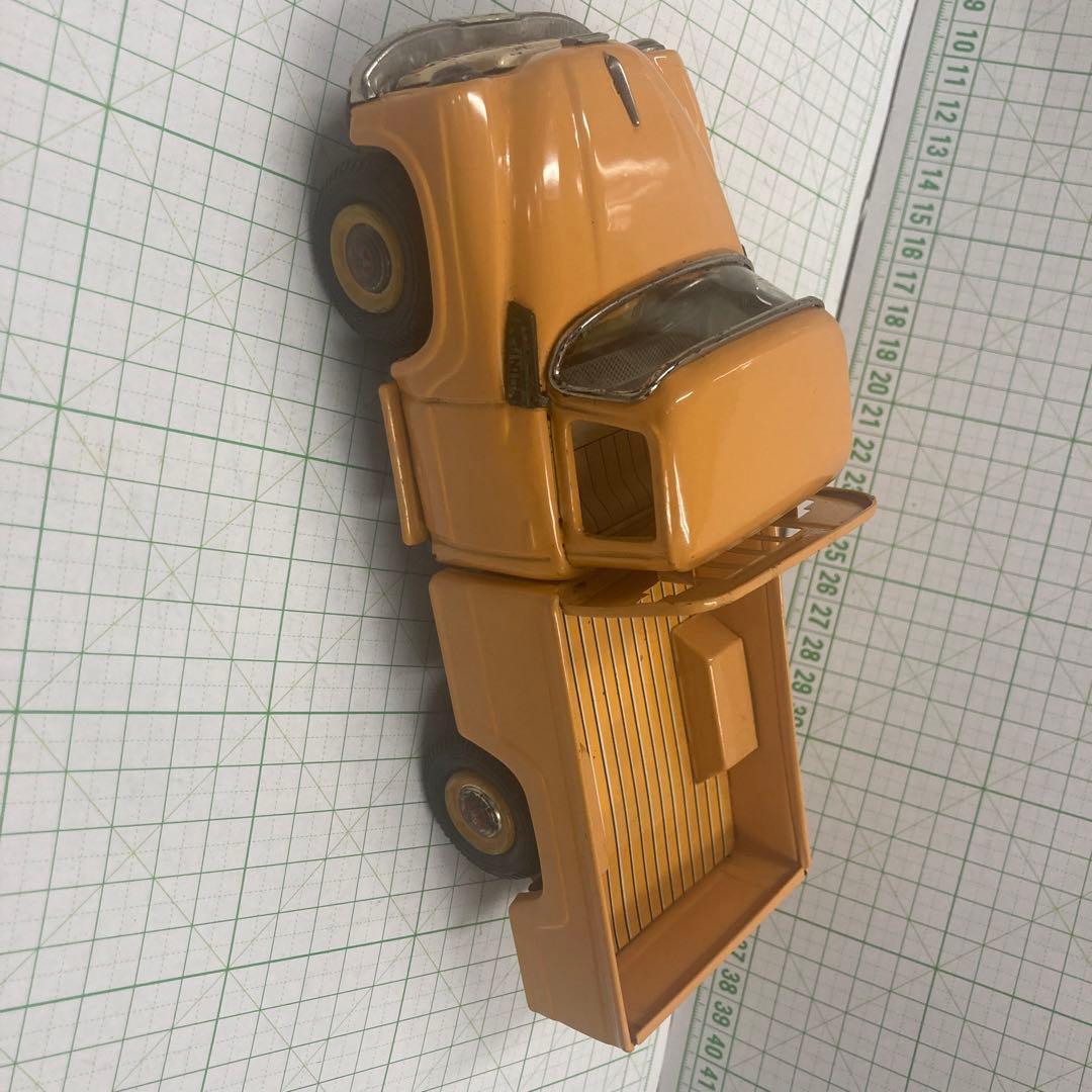 1950年代旧バンダイ赤箱シリーズ、日産ジュニアトラックのブリキスケールミニカー