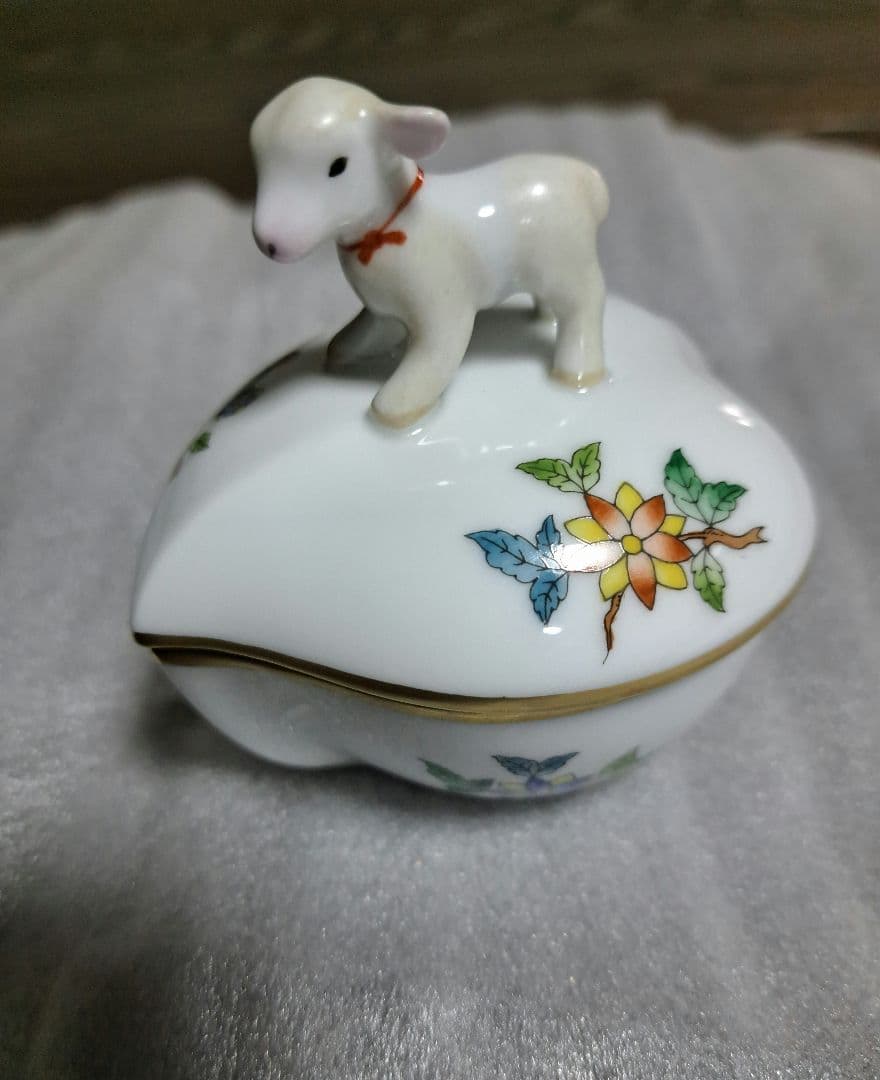 (お値下)　新品　Herend 陶磁器 　ひつじ 　ヴィクトリア　ボンボニエール