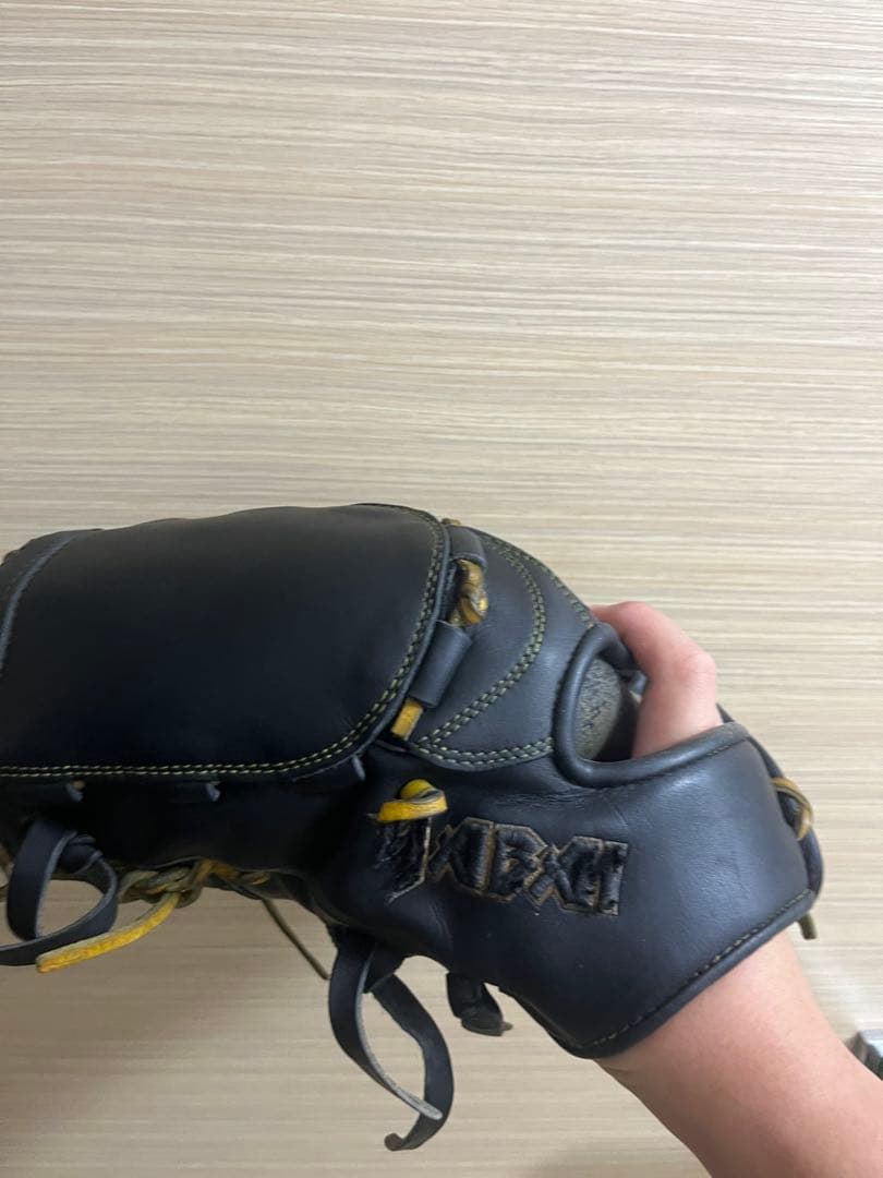 ヤバイLLC硬式野球グローブ 黒