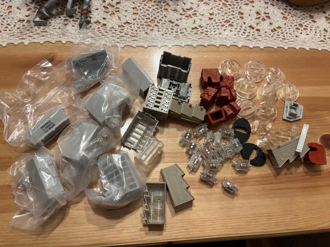 アルティメットルミナス　18体セット