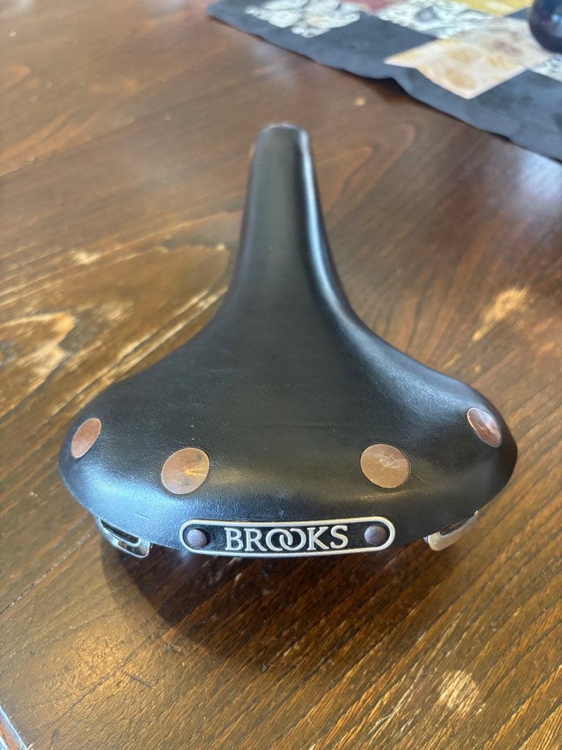 BROOKS レザーサドル 黒 銅製リベット付き SWIFT Chrome
