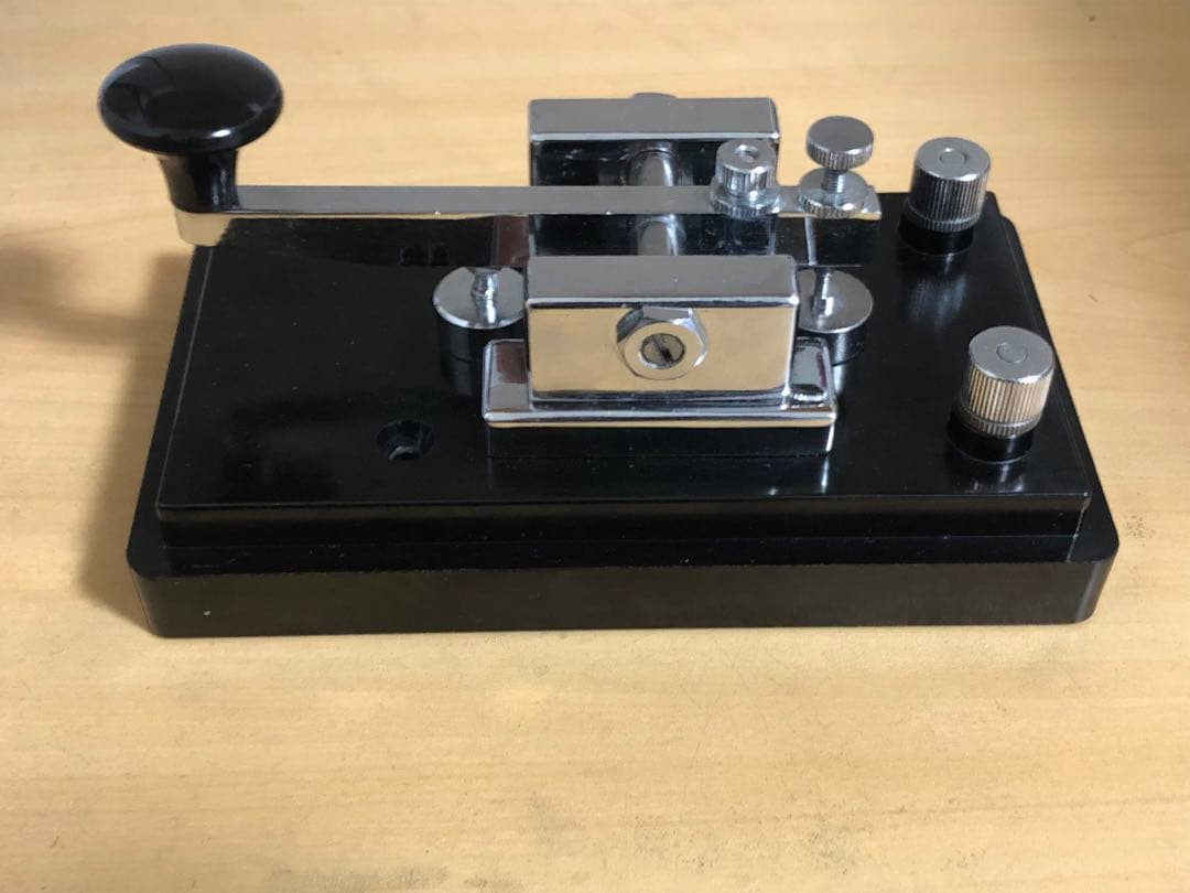 電鍵 モールス信号 アマチュア無線 縦振れ