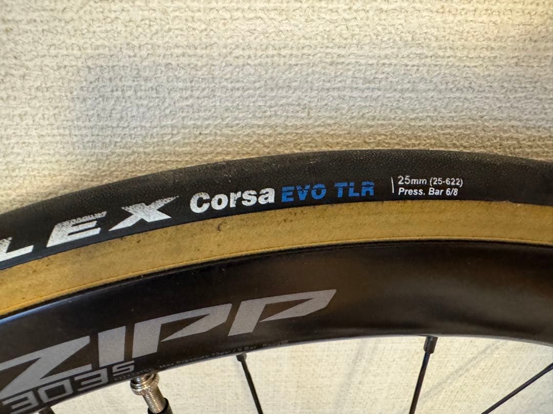 ZIPP 303S disc チューブレス