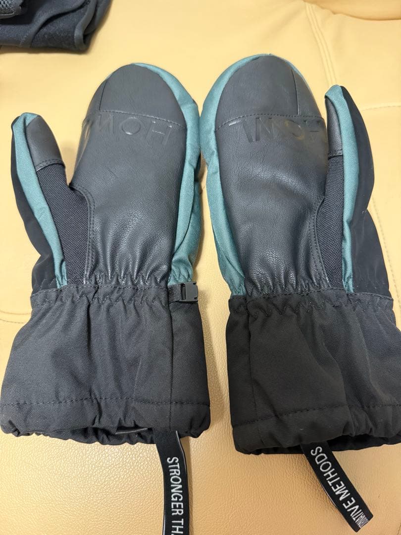 HOWL スキーグローブ グレー/ブラック