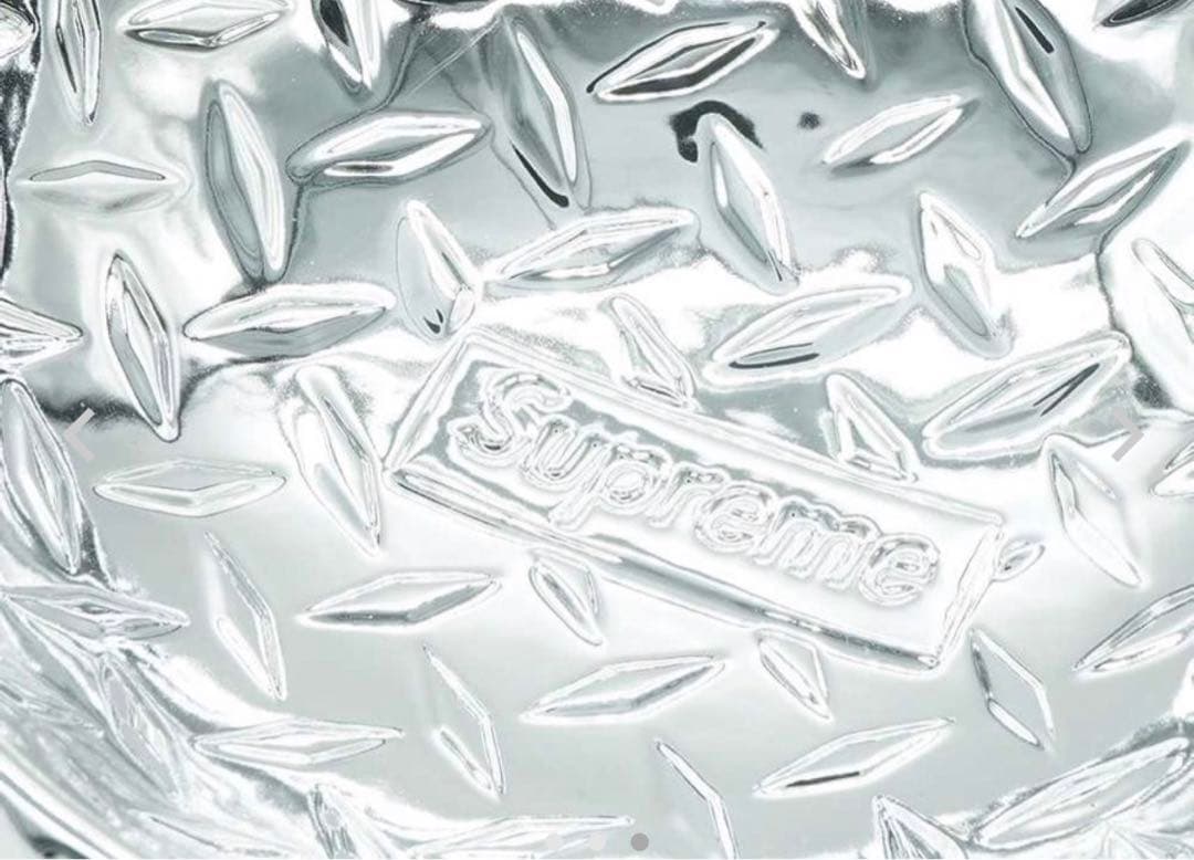 食器・餌やり・水やり用品 Supreme Diamond Plate Dog Bowl Silver