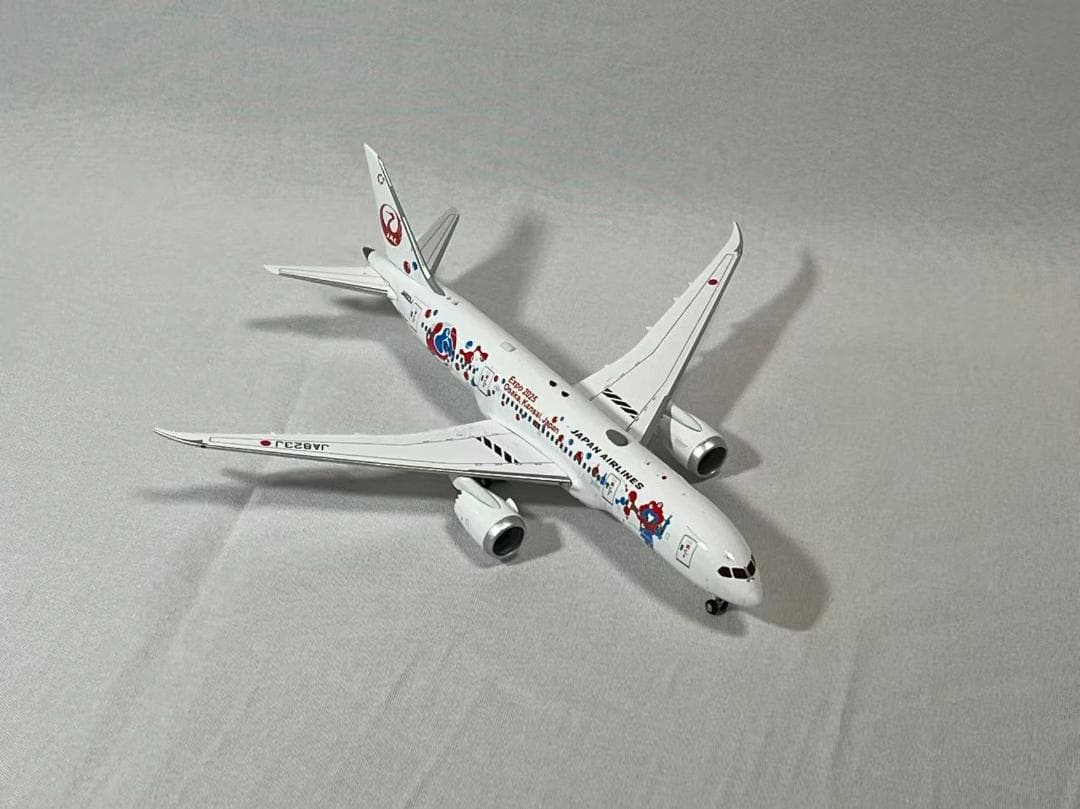 Aviation B787-8 JA823J 日本航空 JAL 1:400