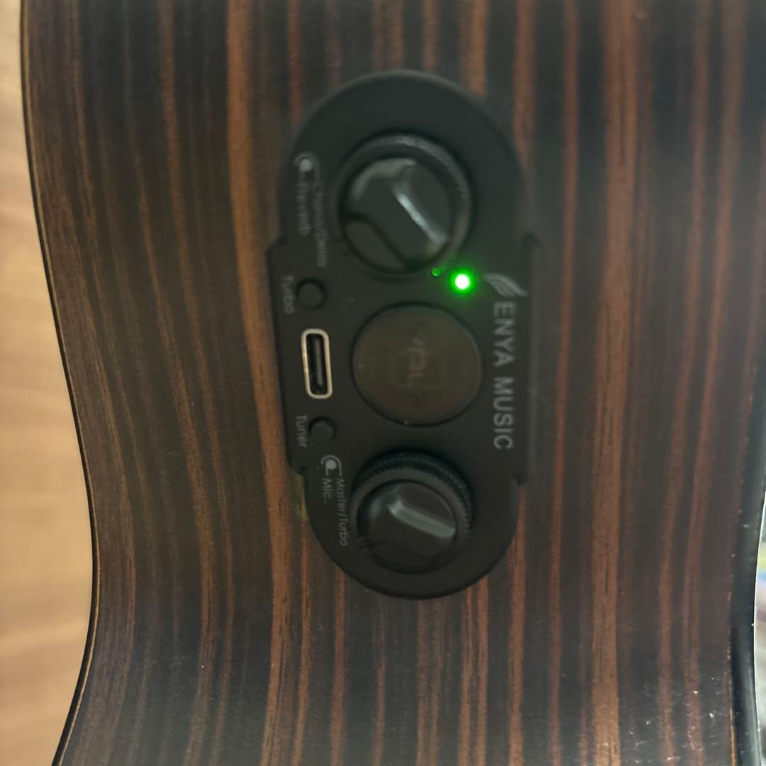ENYA EM-X1 PRO トランスアコースティックギター　ソフトケース付き