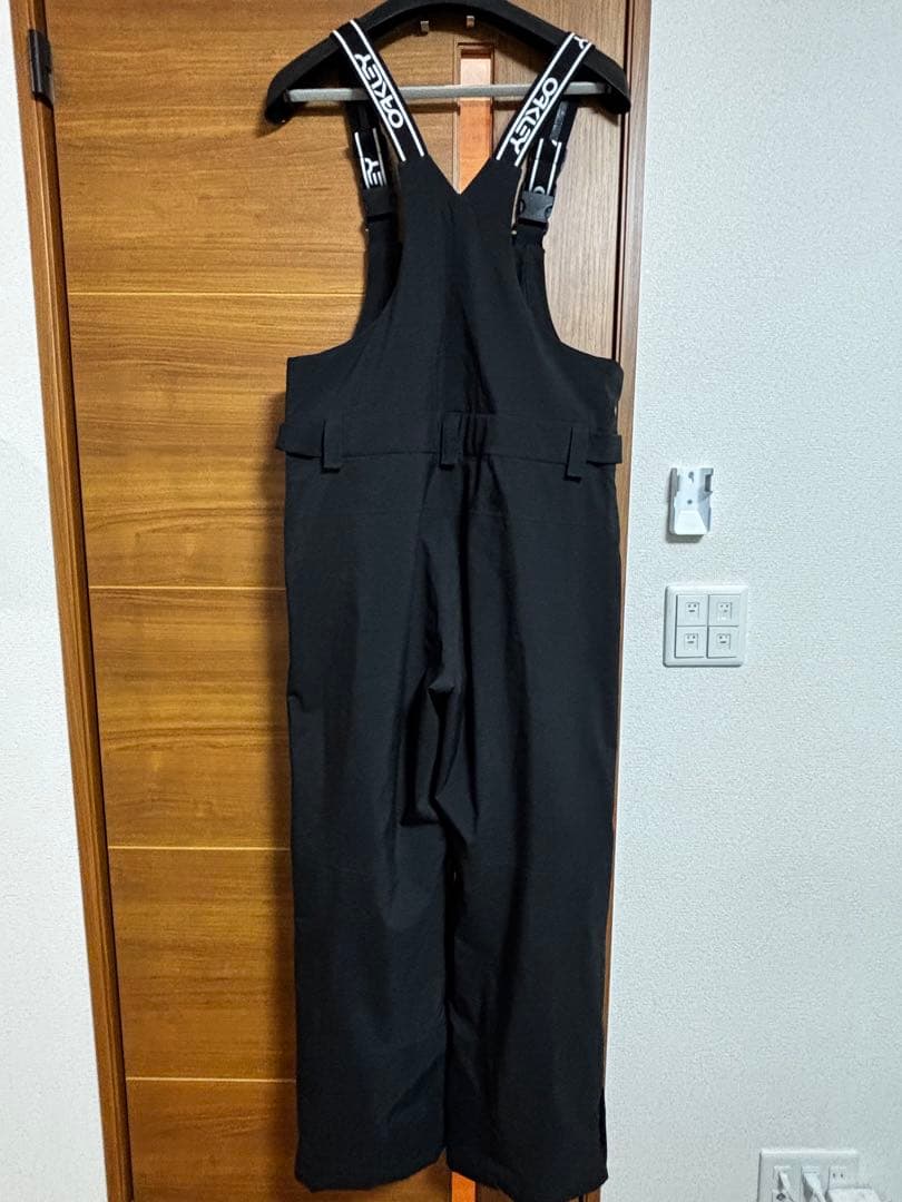 送料無料【OAKLEY】ブラック無地ビブパンツ L スノボやスキーに