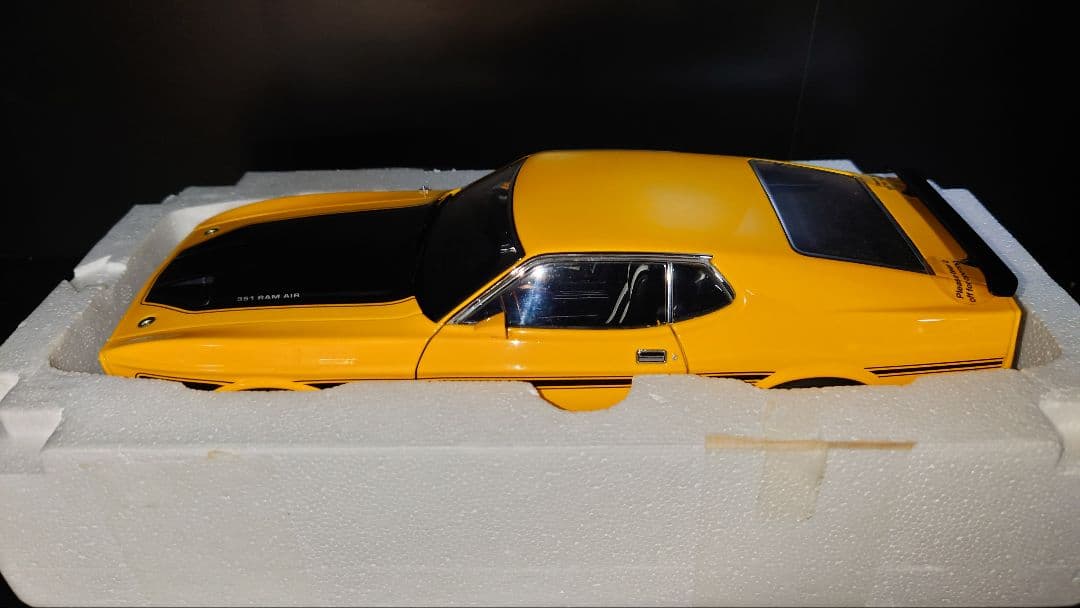 autoart 1/18 フォード マスタング マッハ 1