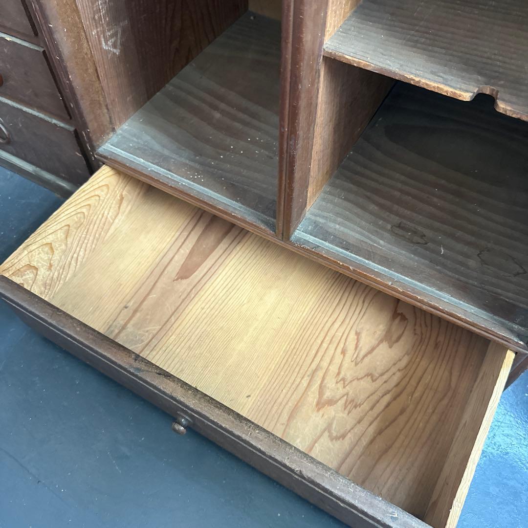 お値下げ❣️木製棚タンス、本棚　STOP SMOGステッカー