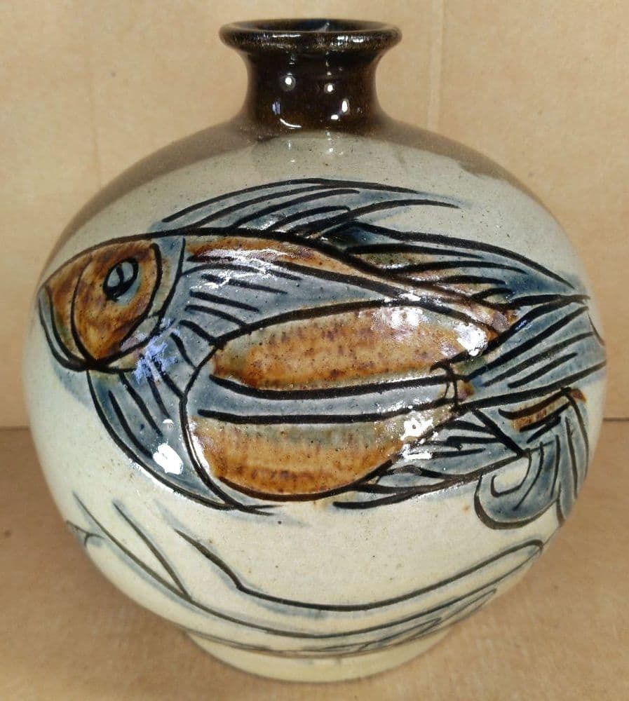 【本物保証】金城次郎 窓絵丸壷(海老魚紋）共箱 栞 人間国宝 極美品 壷屋焼