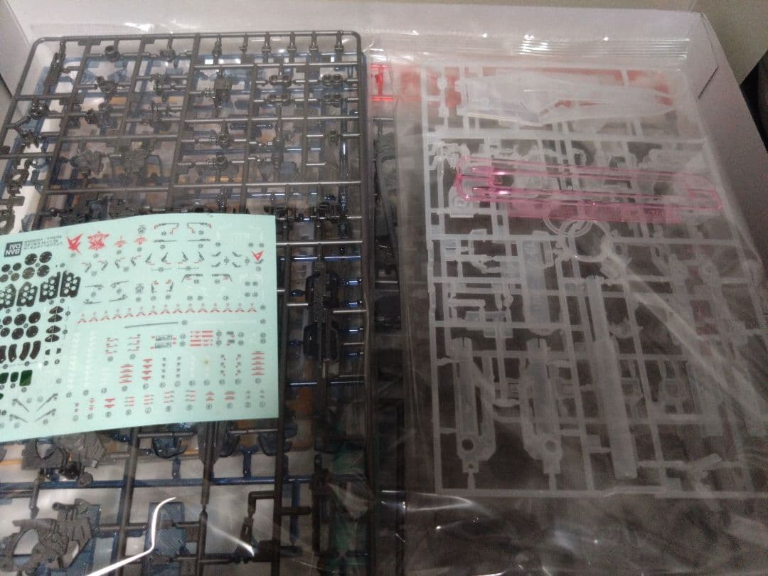 RG νガンダム クリアカラー 初回生産限定パッケージ 閃光のハサウェイ劇場限定