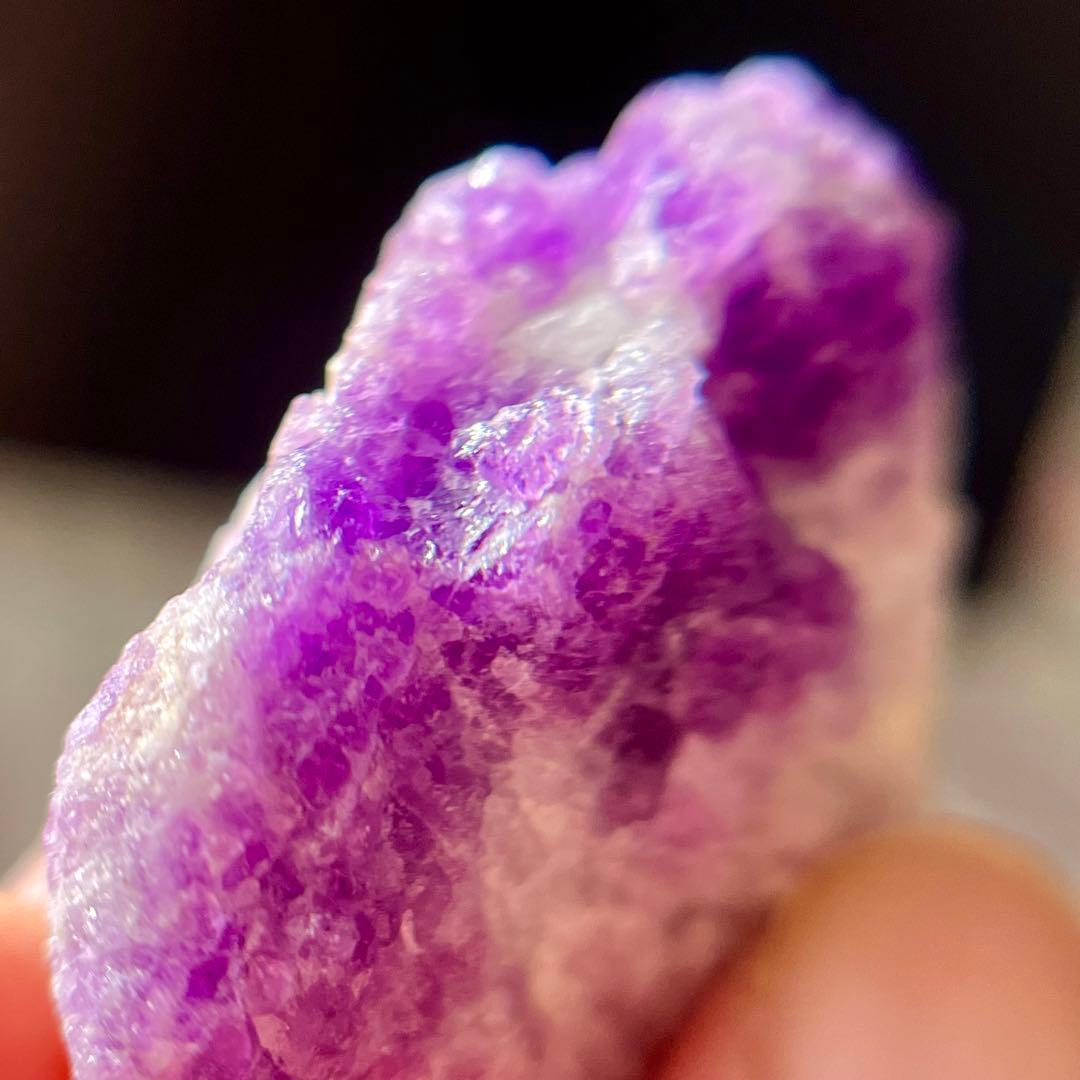 レア ハックマナイト 特大 105.45ct 未処理 蛍光 原石 天然石 鉱物