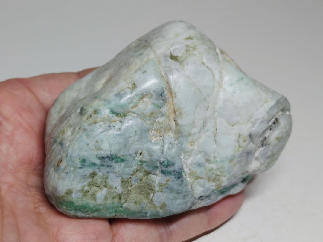 白灰緑 376g 翡翠 ヒスイ 原石 鑑賞石 自然石 誕生石 鉱物 鉱石 水石