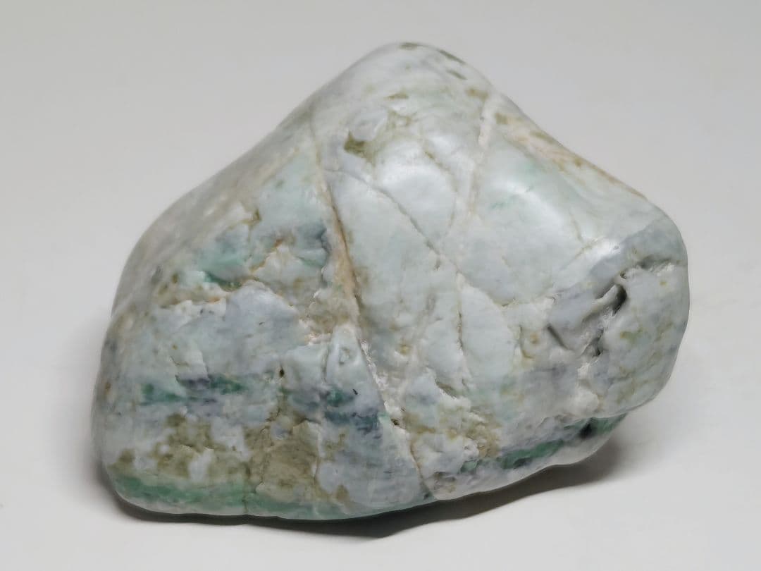 白灰緑 376g 翡翠 ヒスイ 原石 鑑賞石 自然石 誕生石 鉱物 鉱石 水石