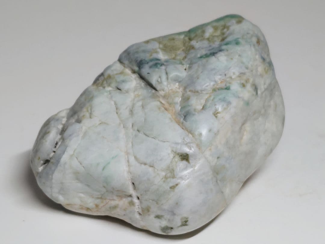 白灰緑 376g 翡翠 ヒスイ 原石 鑑賞石 自然石 誕生石 鉱物 鉱石 水石