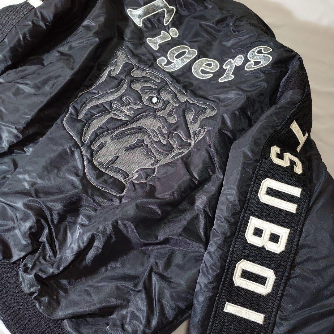 阪神タイガース　坪井智哉選手　実使用グランドコート　中綿入り