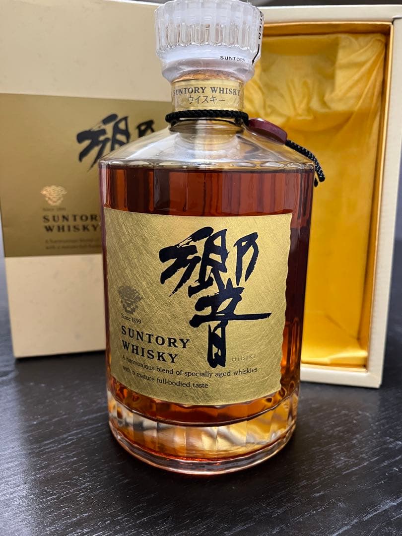 未開栓　響 サントリー　SUNTORY 　　ウィスキー　ゴールドラベル　箱付き