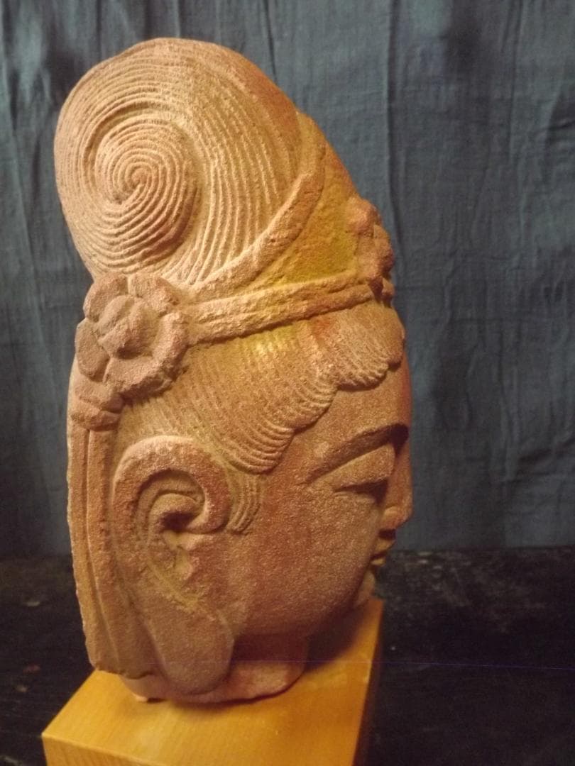 ガンダーラ石仏の仏頭　3から5世紀　発掘品　仏教美術