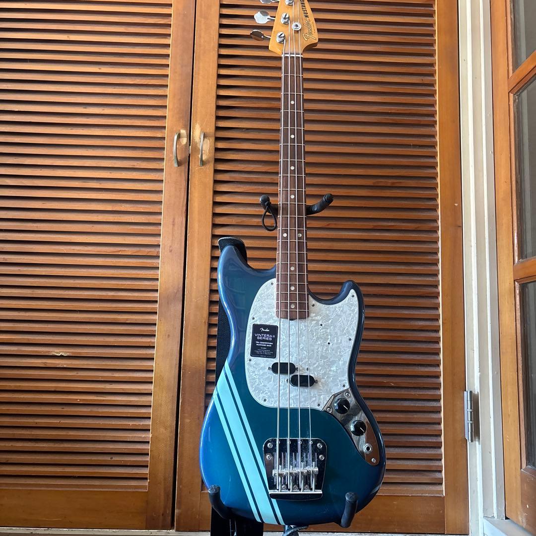 ベース FenderVintera II '70sCompetition Mustang