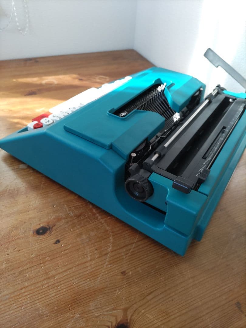 Olivetti Lettera 42 タイプライター