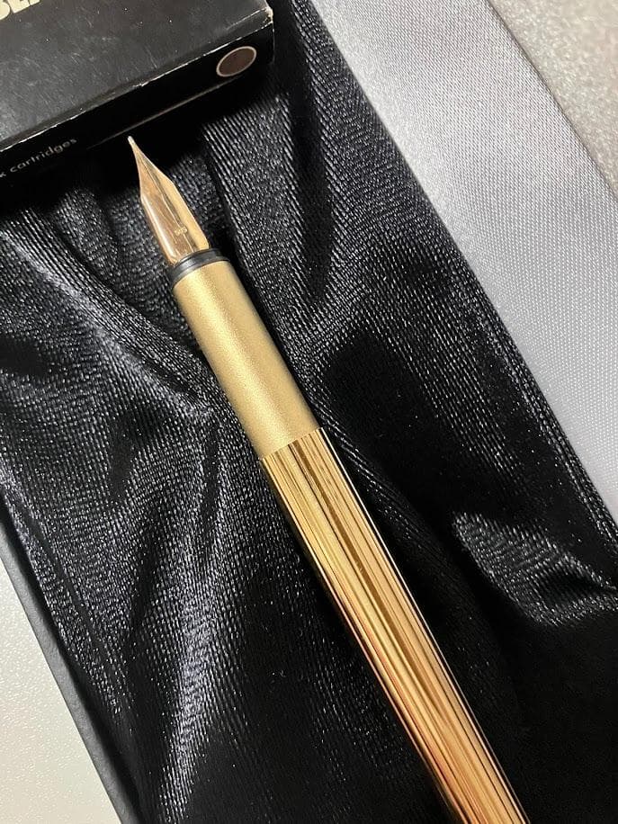 【開運】新品未使用　万年筆　モンブラン　ノブレス 1147　585　インク6本付