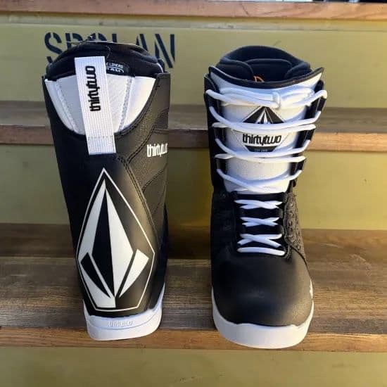 THIRTYTWO 2026 【LASHED VOLCOM】26.5cm