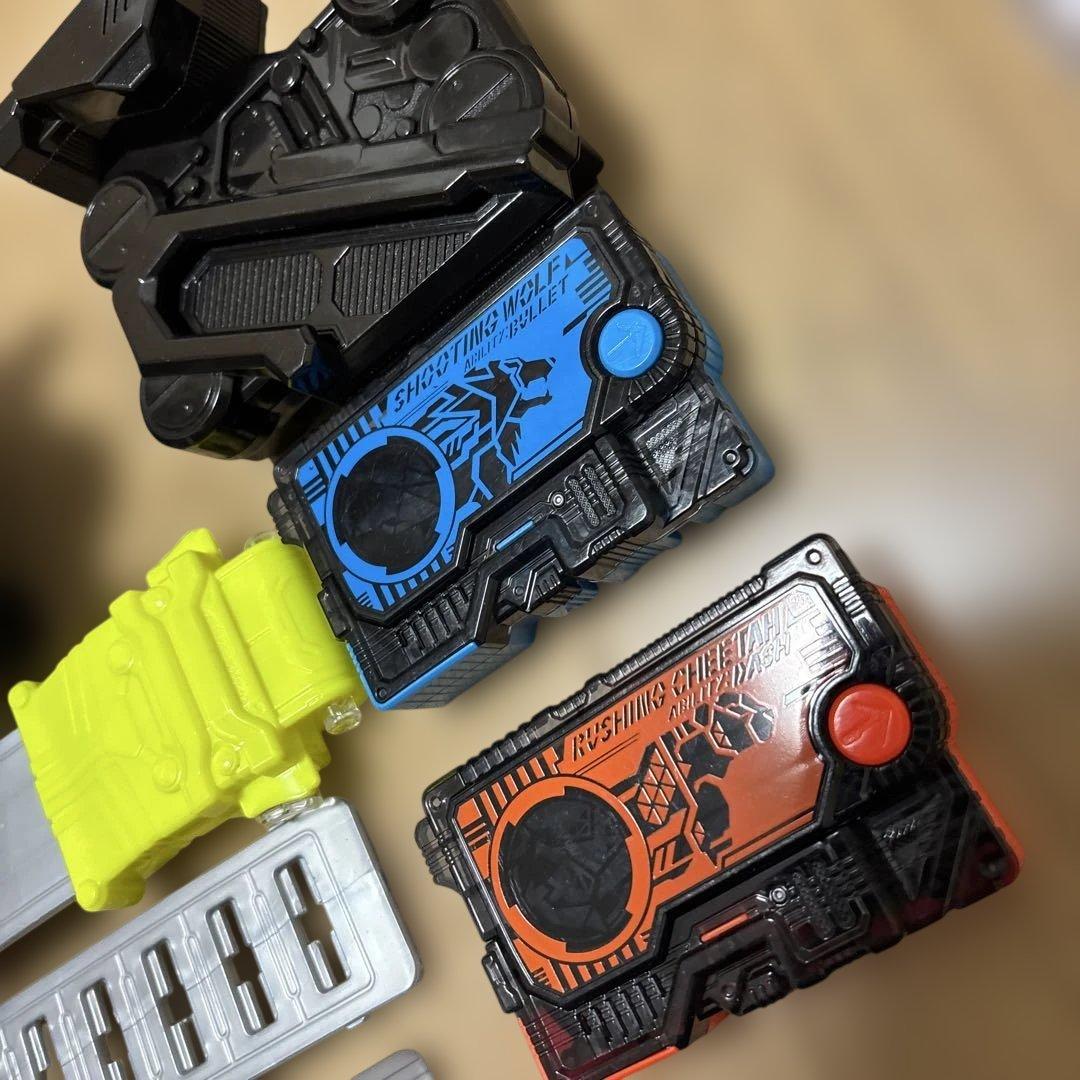 仮面ライダーゼロワン　ゼロワンドライバー　ショットライザー　フォースライザー