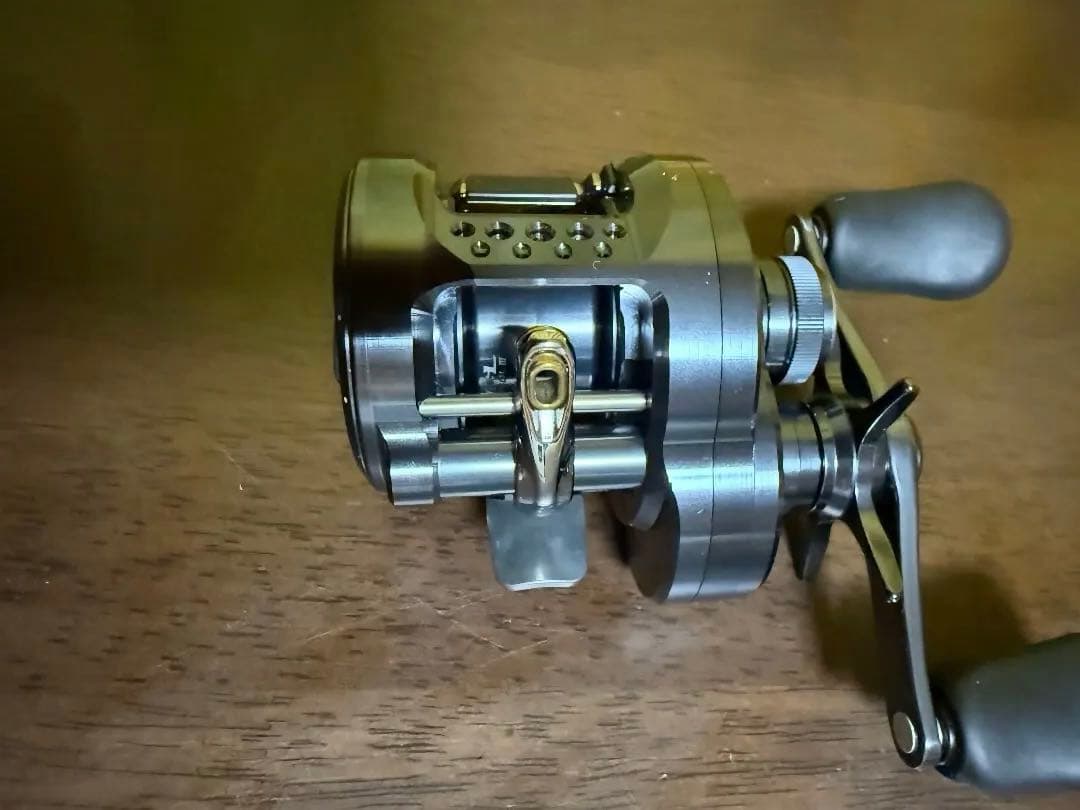 シマノ 24カルカッタコンクエスト シャローエディション 31HG