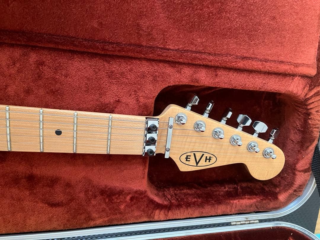 ギター EVH Striped Red with Black Stripe