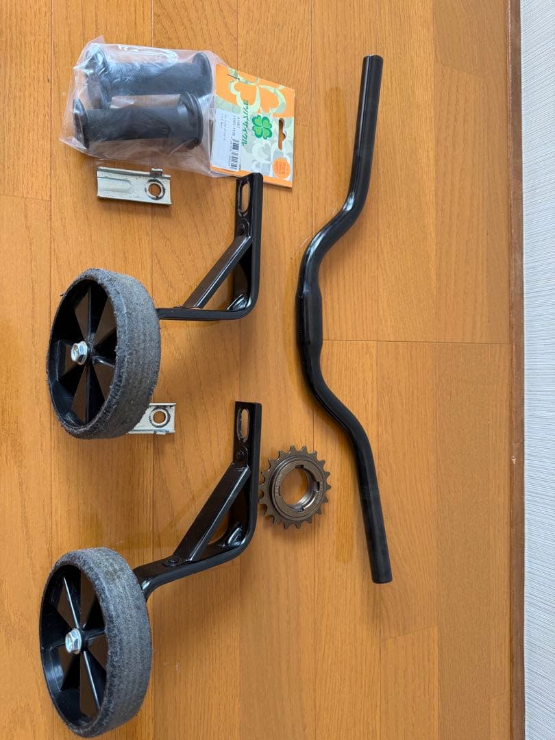 ヨツバサイクル 16インチ ラムネブルー 補助輪付 【神奈川県藤沢市・直接引取】