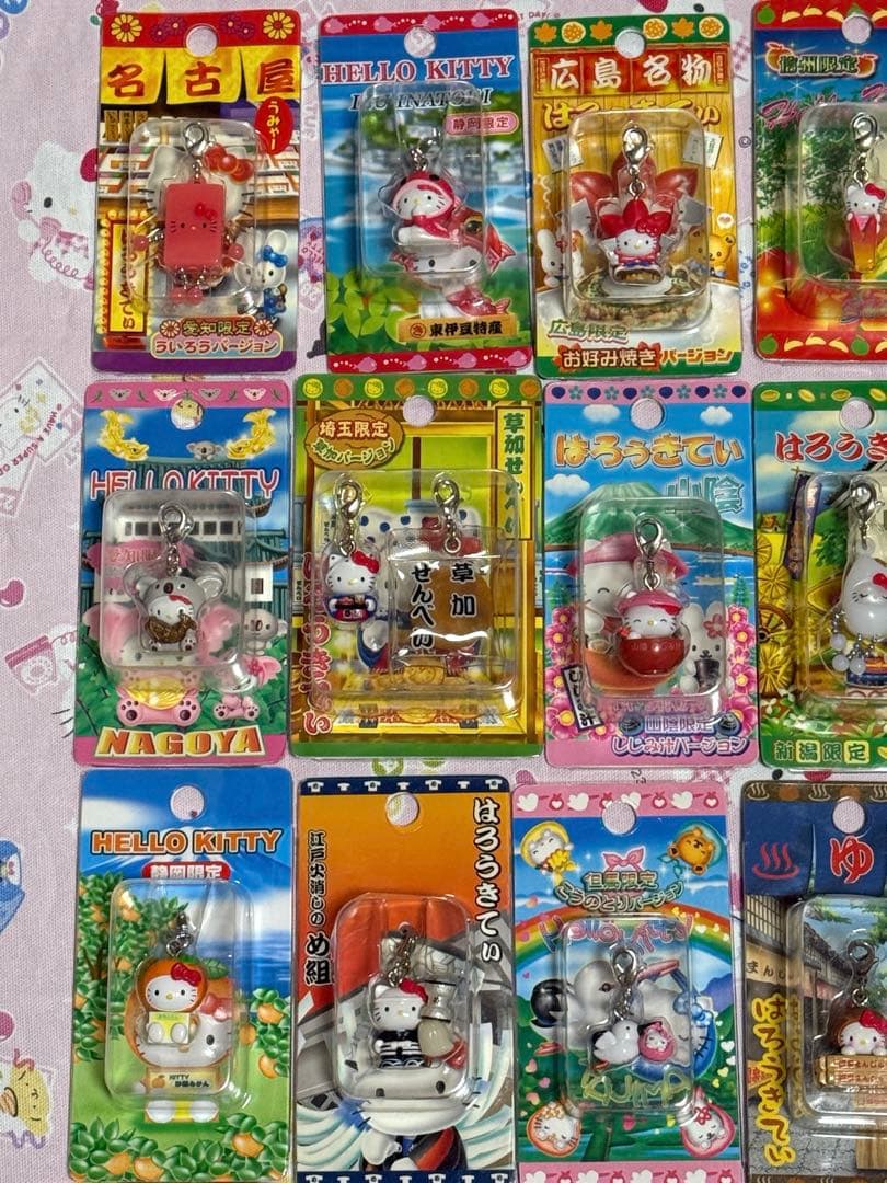 ハローキティ　ご当地限定　ファスナーマスコット　50個　まとめ売り