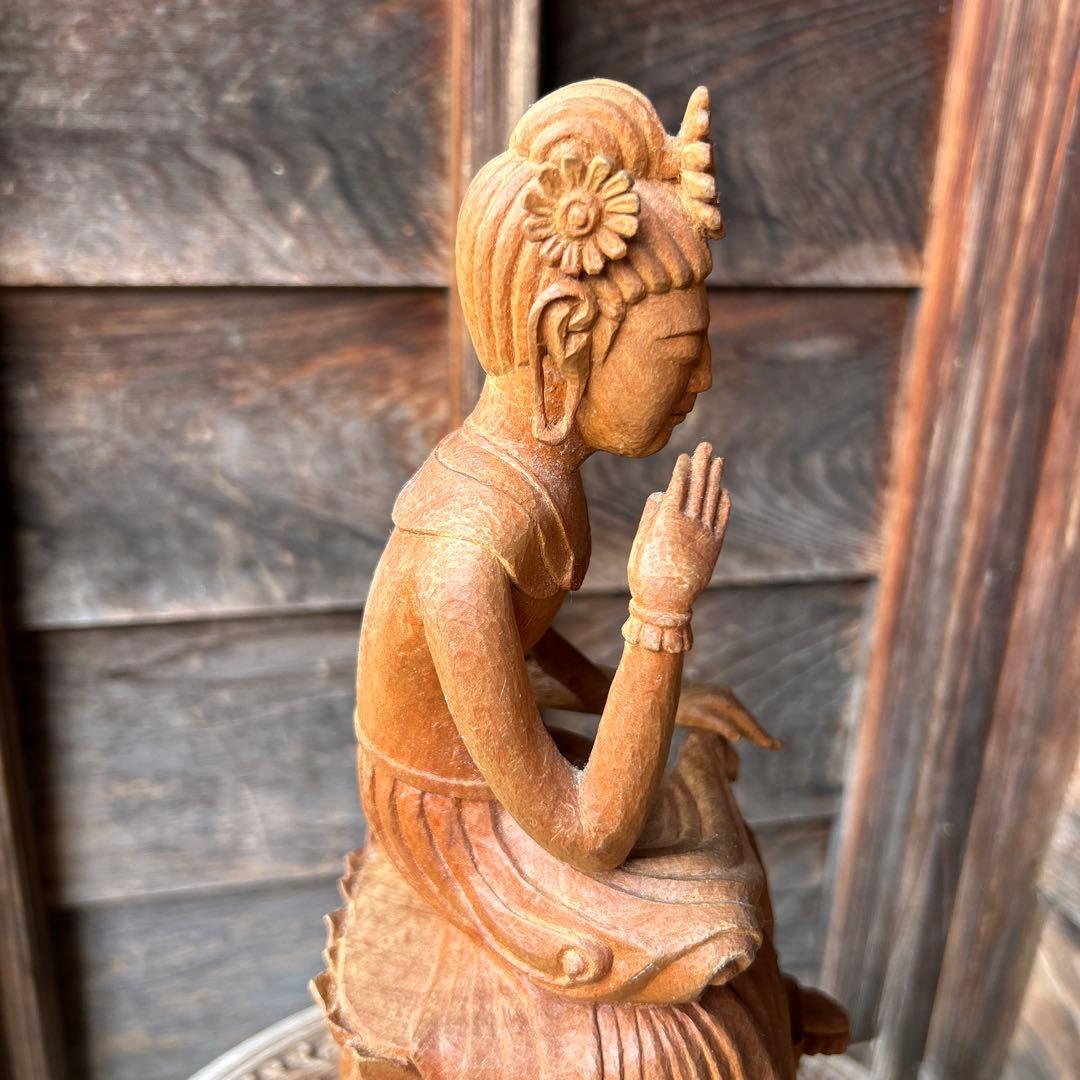 弥勒菩薩 木製 木彫り アンティーク 置物 仏教美術 阿弥陀如来