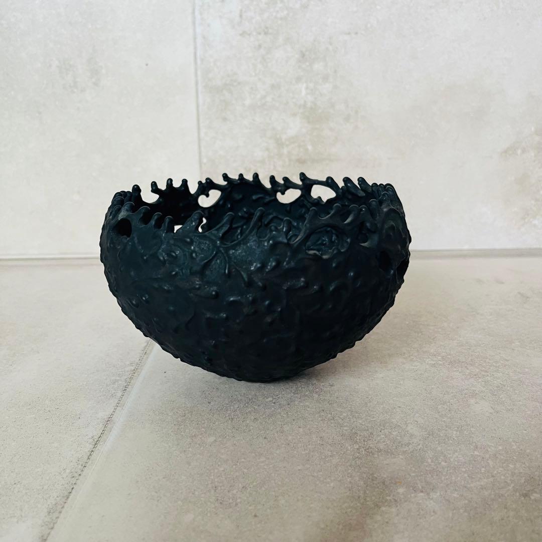 陶芸家　伊藤剛俊　黒　器　透かし彫り