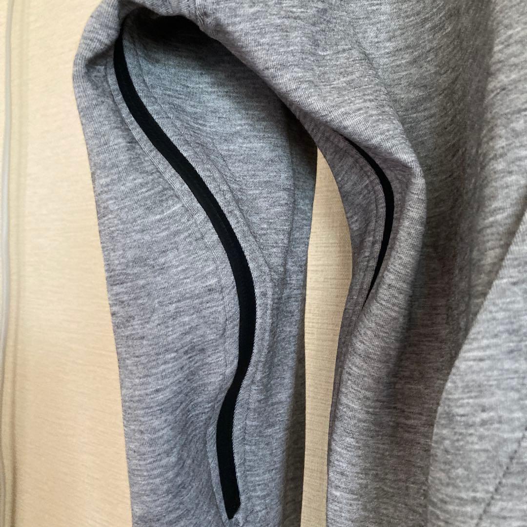 オン　On Hoodie Women's XSサイズ　パーカー