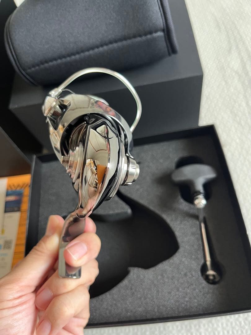 【美品】ダイワ Daiwa Exist PC LT2500 イグジスト