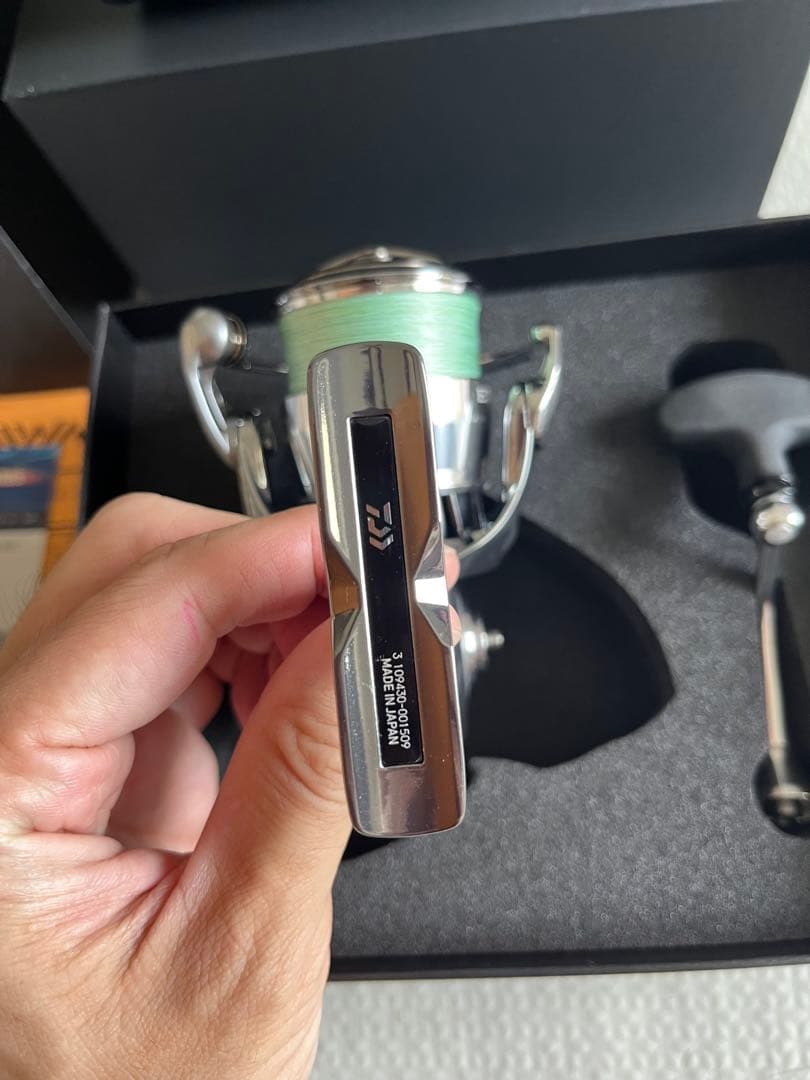 【美品】ダイワ Daiwa Exist PC LT2500 イグジスト