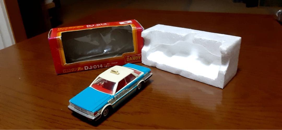トミカダンディ　日産　グロリア　タクシー DJ-014 1/43