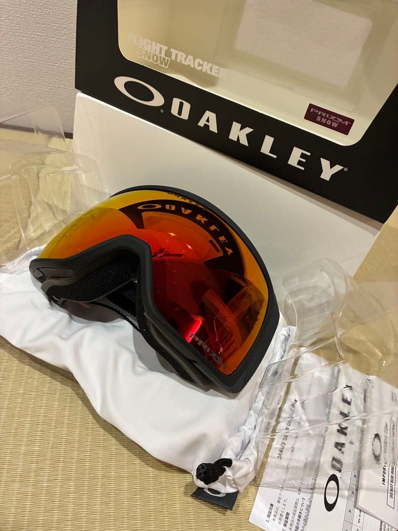 オークリー スノーボードゴーグル　フライトトラッカー 赤 ミラー レンズ