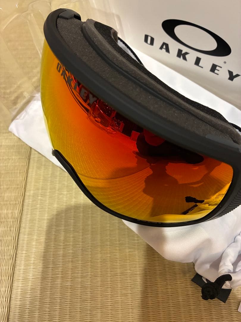 オークリー スノーボードゴーグル　フライトトラッカー 赤 ミラー レンズ