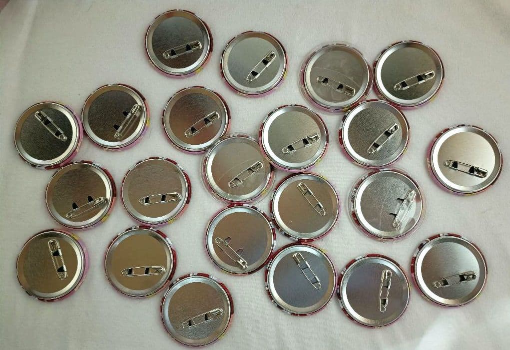 すとぷり　莉犬　缶バッチ　アリツア　等身　白衣装　旗持ち