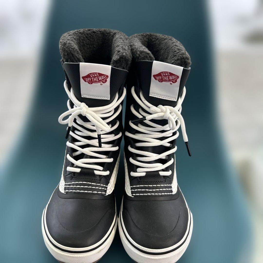 新品未使用品:VANS 防水スノーブーツ ブラック ハイカット